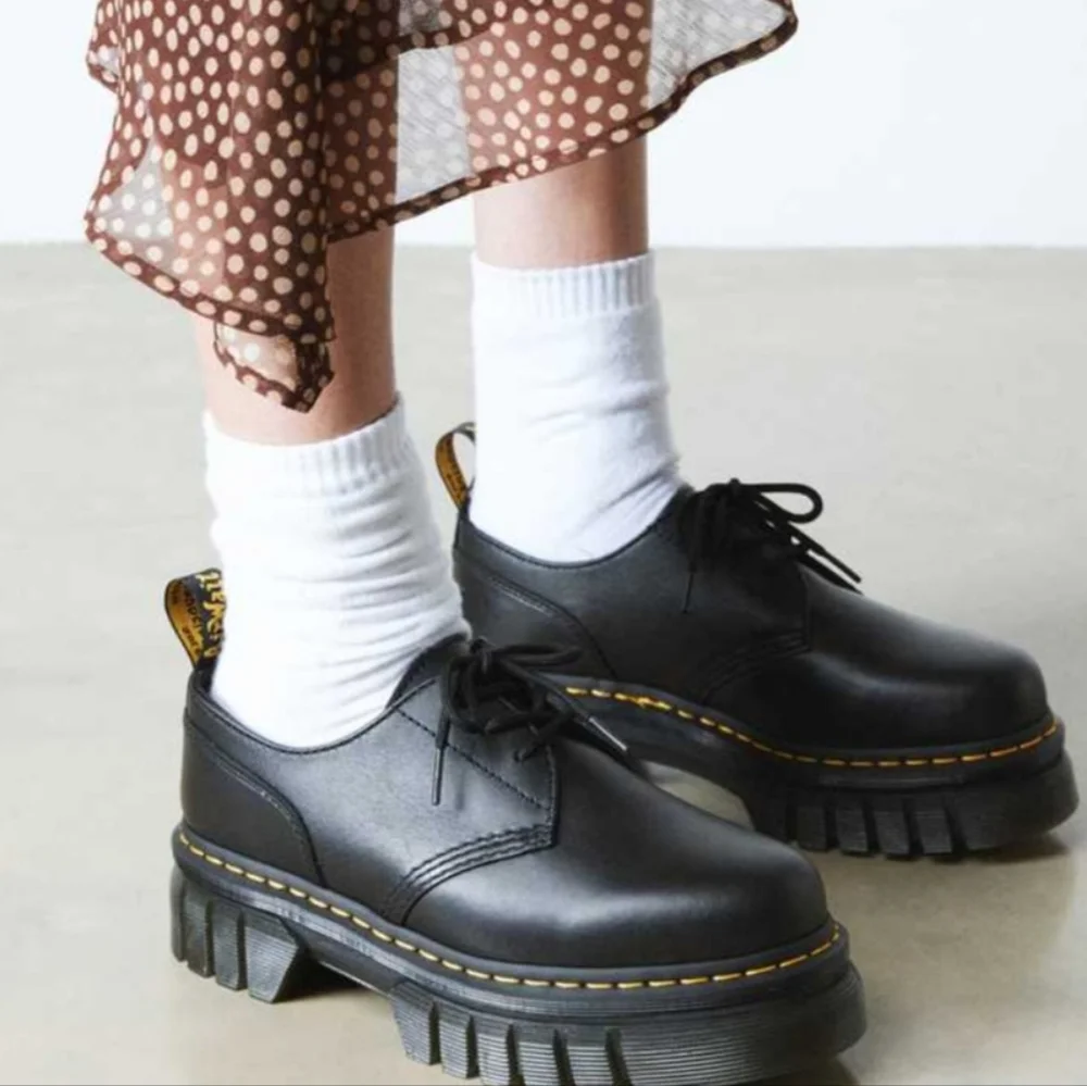 Dr. Martens Audrick 3-Eye Womens Casual Black Leather Platform Shoes NWT